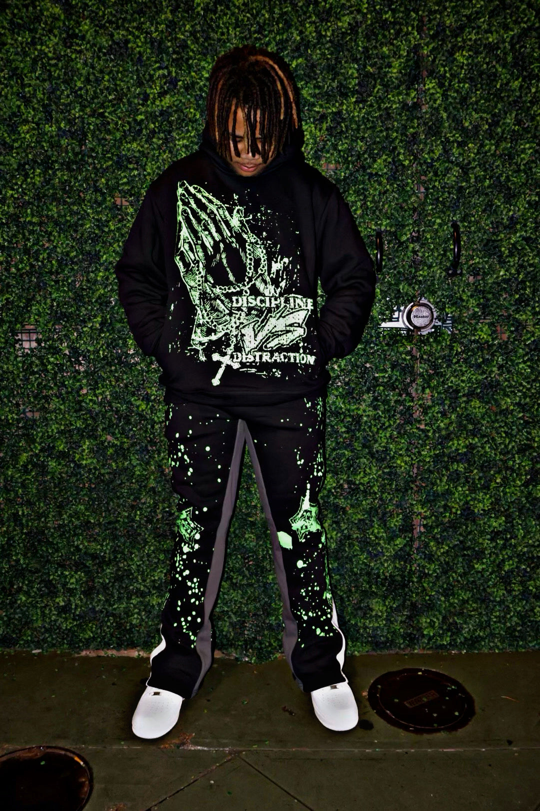 DISCIPLINE vs DISTRACTIONS cross sweat pants